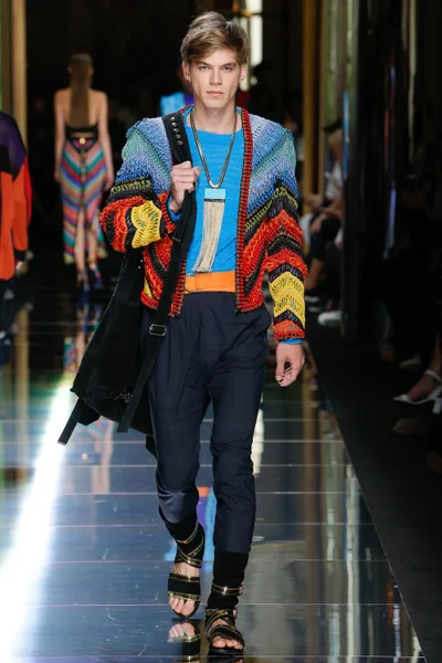 Look 48